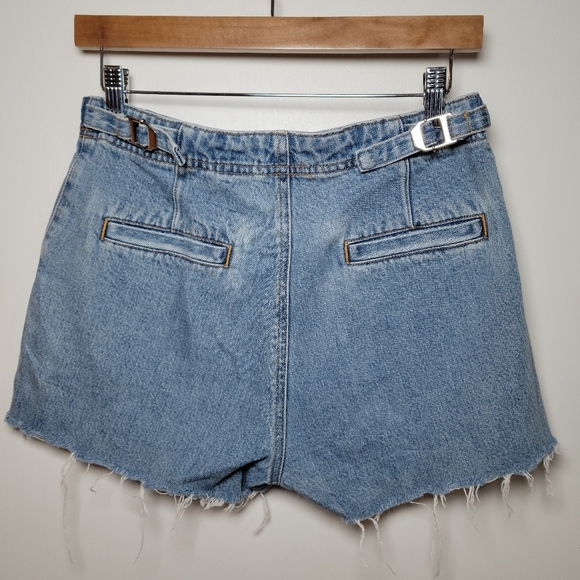 Vintage Levi's 2002 Adjustable Denim Shorts | 100% Cotton | Y2K Levi's | 8 - Picture 7 of 10